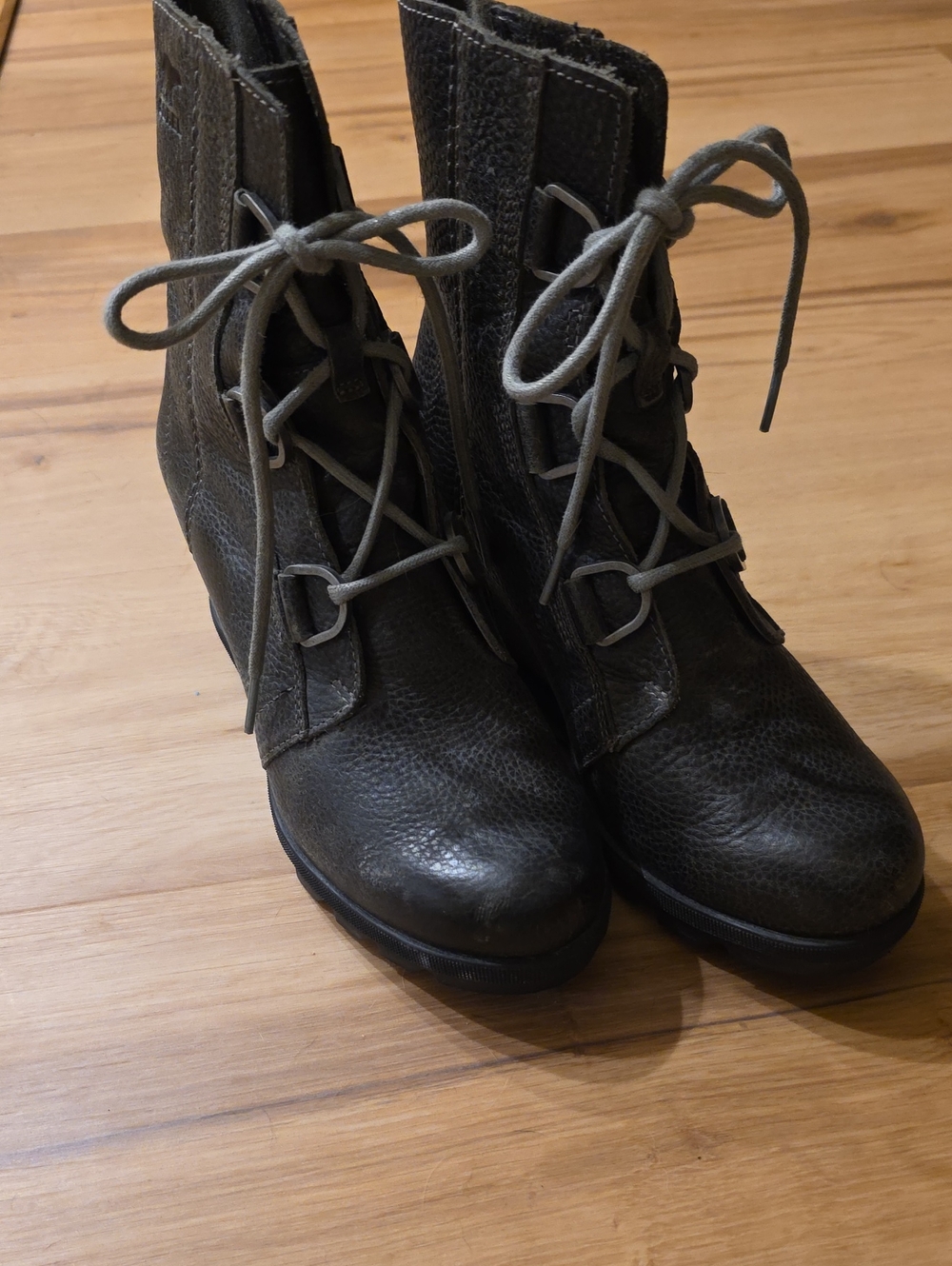 Women’s Sorel Gray Lace-Up Leather Ankle Boots